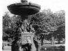 Soldier-in-front-of-Fountain